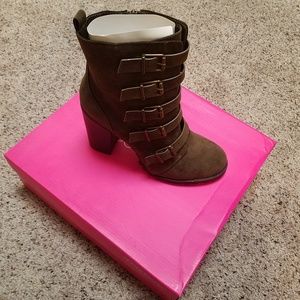 NEW Shoe Dazzle Casey Booties